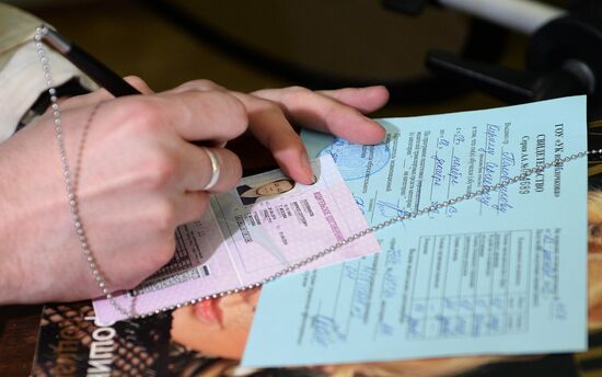 Russia starts issuing new driver's licenses