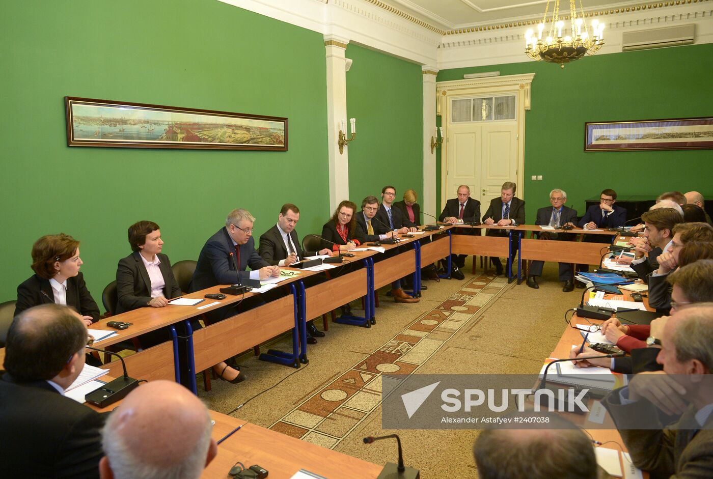 Dmitry Medvedev attends academic conference Economic and Social Modernization