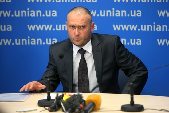 Ukraine's presidential candidate Dmitry Yarosh holds news conference