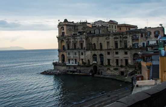 World Countries: Italy