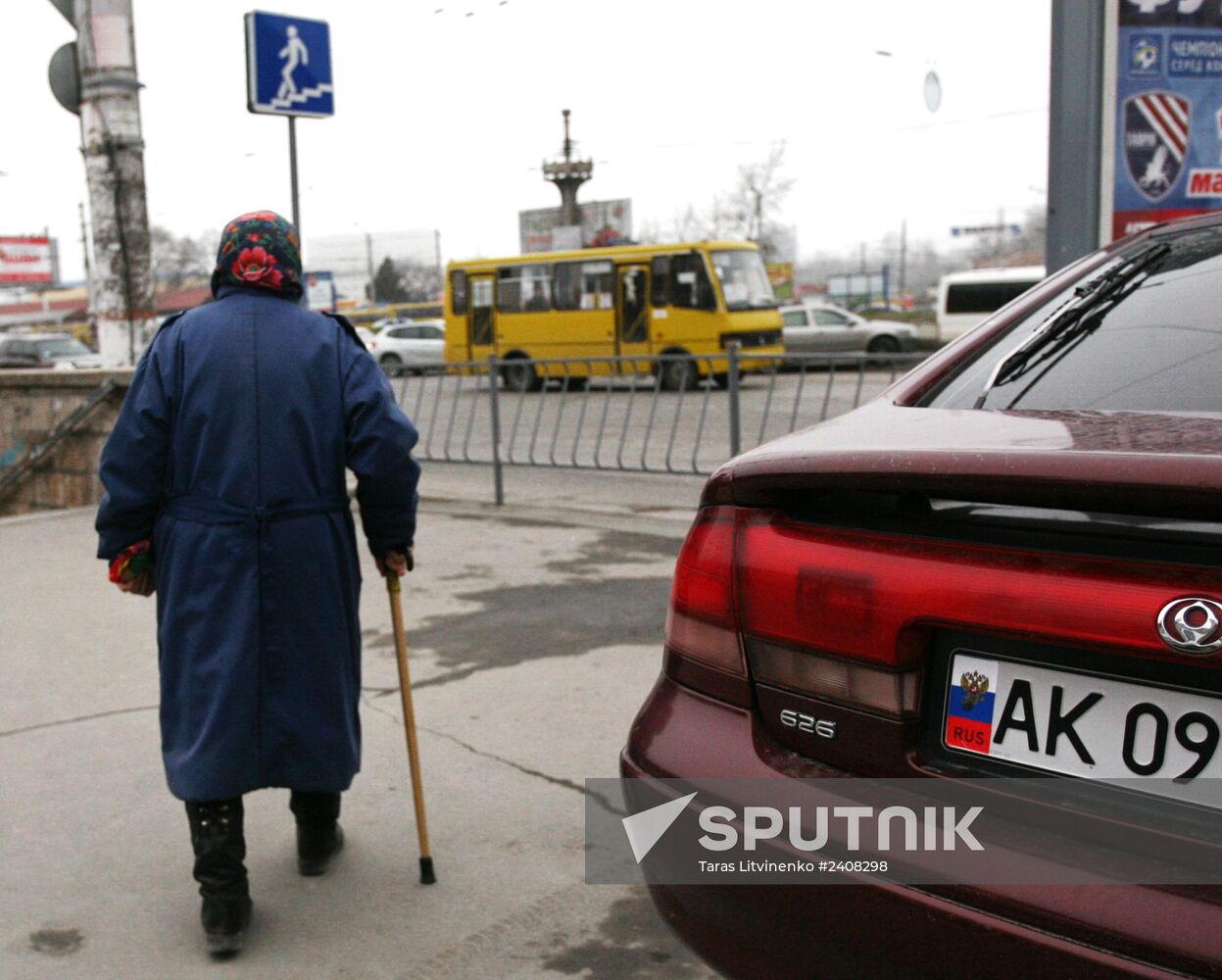 Russian symbols on car license plates in Simferopol