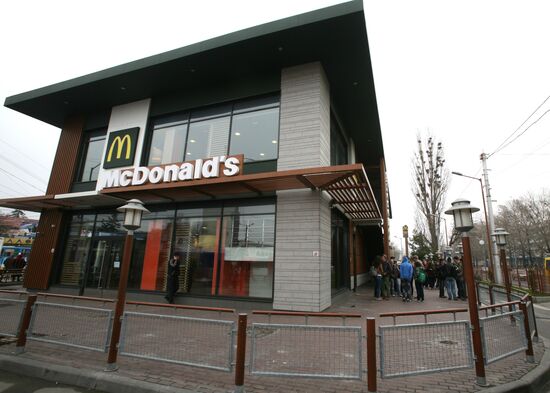 McDonald’s restaurants suspend operation in Crimea