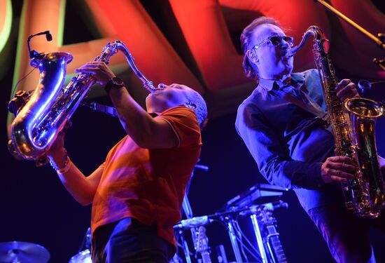 Bravo plays concert to mark 30-year anniversary