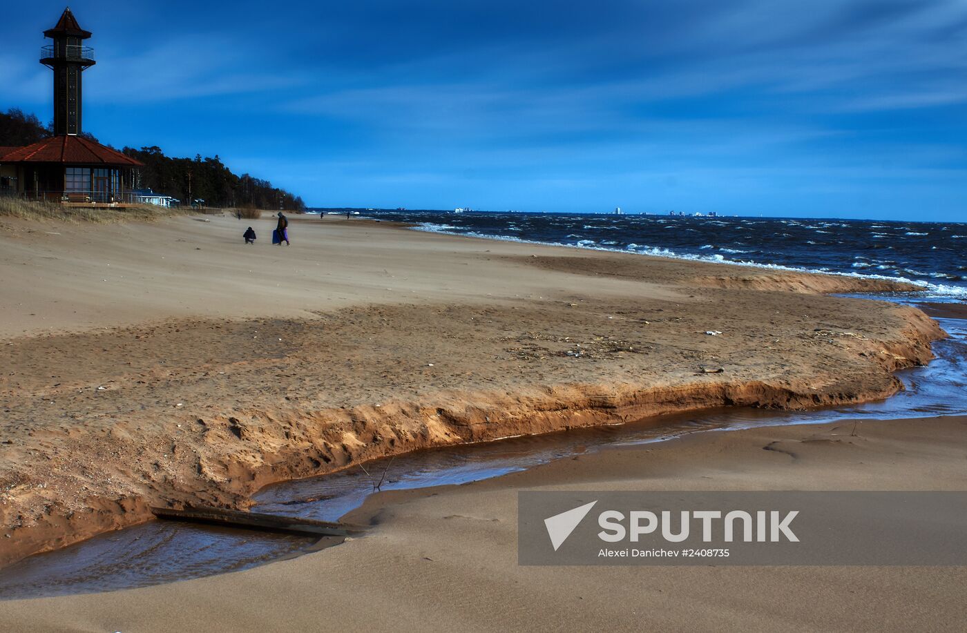 Shore of the Gulf of Finland in the resort area of St. Petersburg