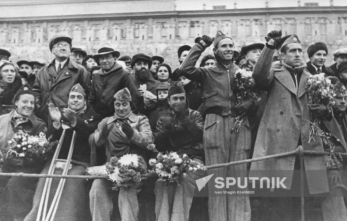 Spanish Republican Army troops on Red Square