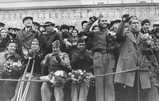Spanish Republican Army troops on Red Square