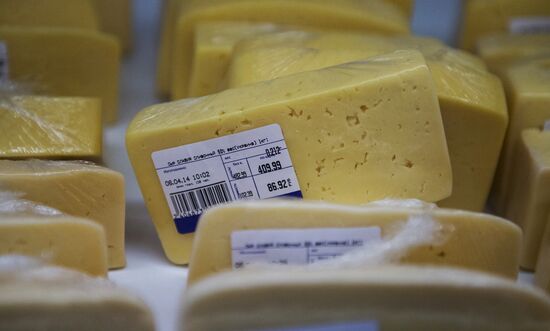 Russia halts all dairy imports from Ukraine