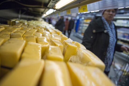 Russia halts all dairy imports from Ukraine