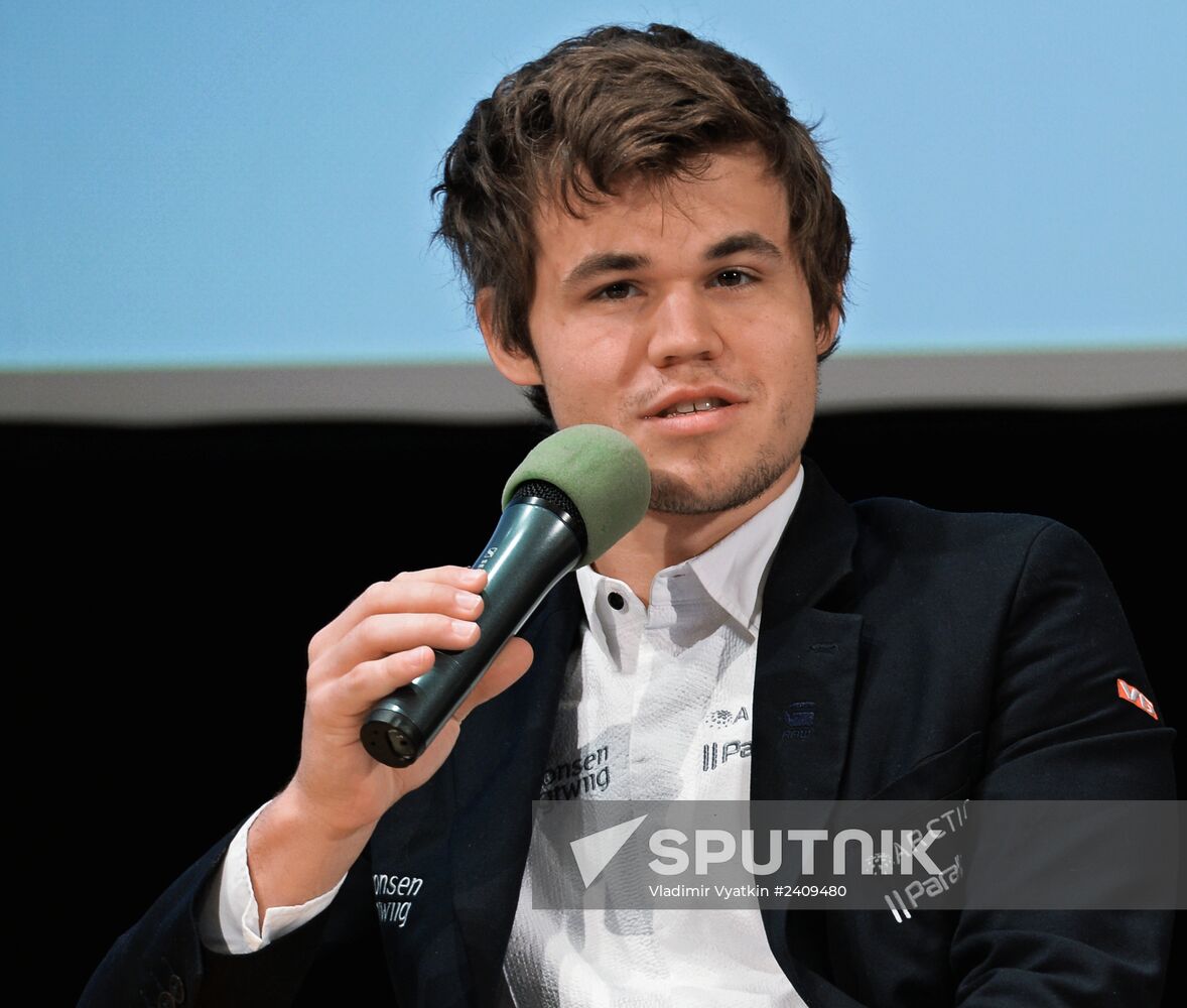 World chess champion Sven Magnus Øen Carlsen visits the Moscow Institute of Physics and Technology
