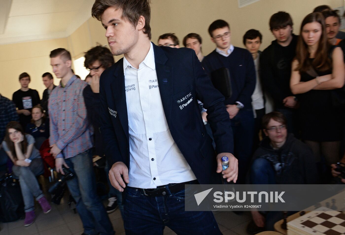 World chess champion Sven Magnus Øen Carlsen visits the Moscow Institute of Physics and Technology