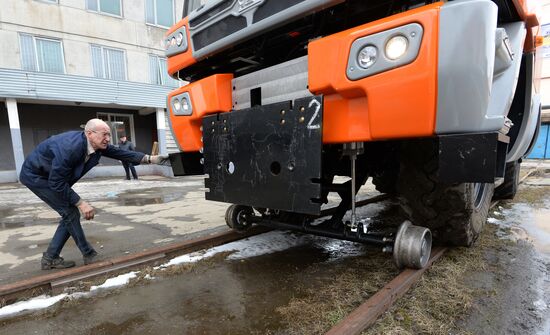 Manufacturing locomobiles at Chelyabinsk Tractor Plant