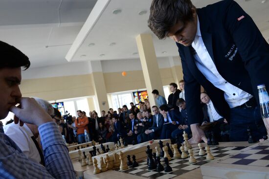 World chess champion Sven Magnus Øen Carlsen visits the Moscow Institute of Physics and Technology