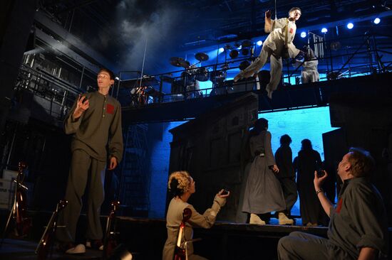 Dress rehearsal of play Tagansky Front