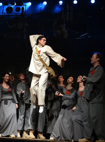 Dress rehearsal of play Tagansky Front