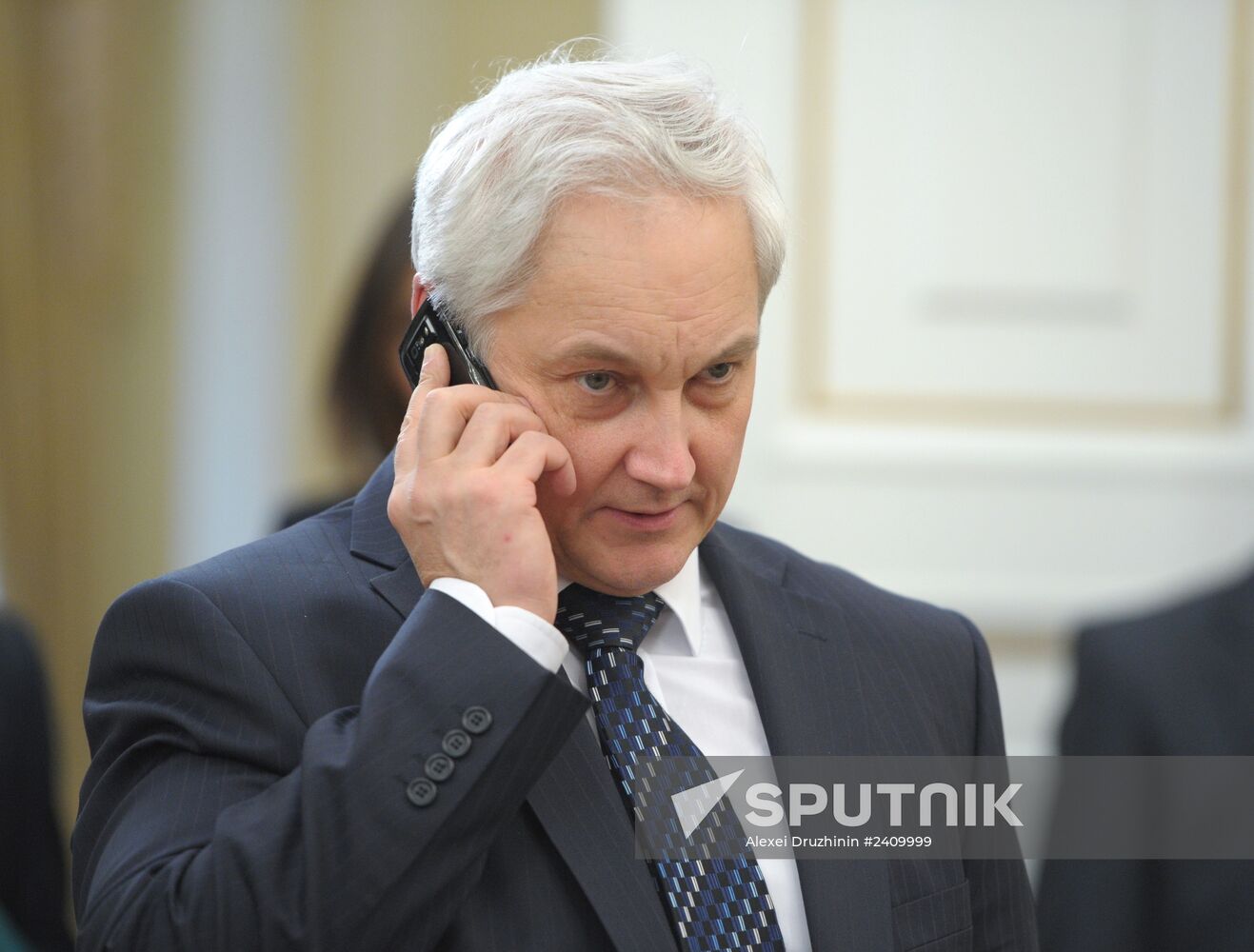 Vladimir Putin holds a meeting with Presidential Plenipotentiary Envoys to the Federal Districts