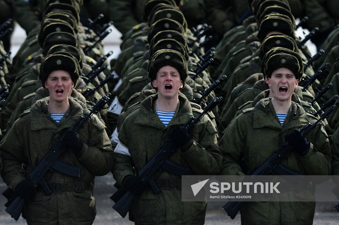 Joint rehearsal of marching and mechanized columns for the Victory Day parade