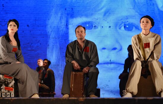 Dress rehearsal of play Tagansky Front