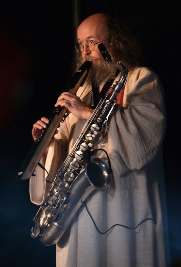 Dress rehearsal of play Tagansky Front