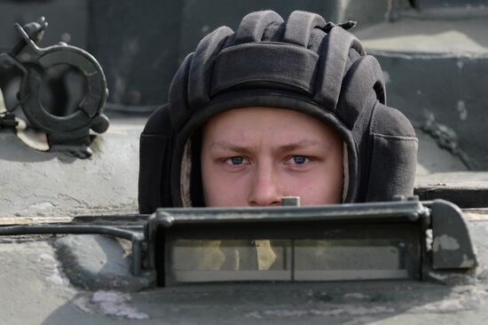 Joint rehearsal of marching and mechanized columns for the Victory Day parade