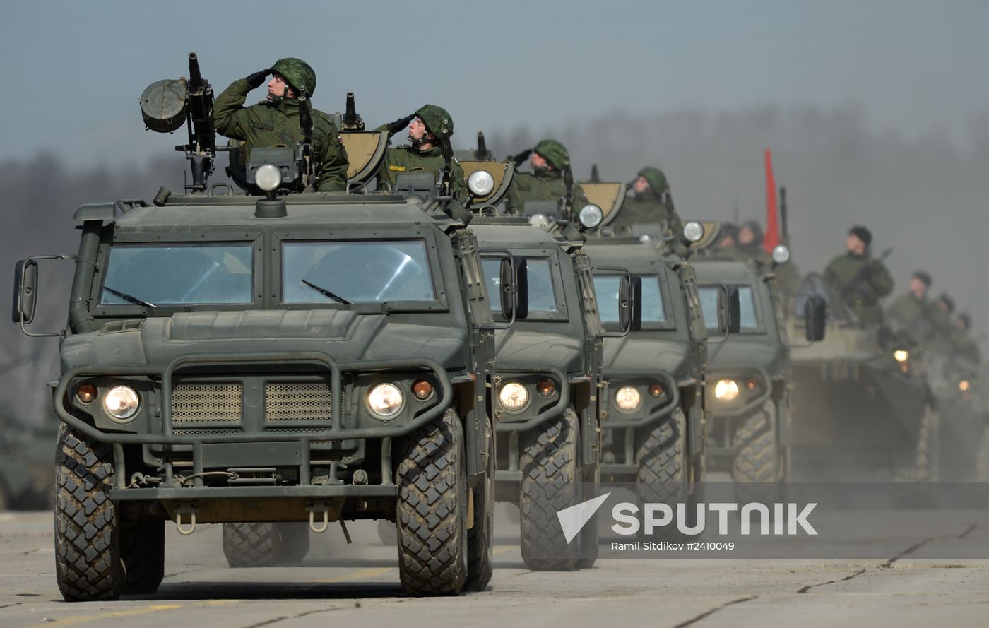 Joint rehearsal of marching and mechanized columns for the Victory Day parade