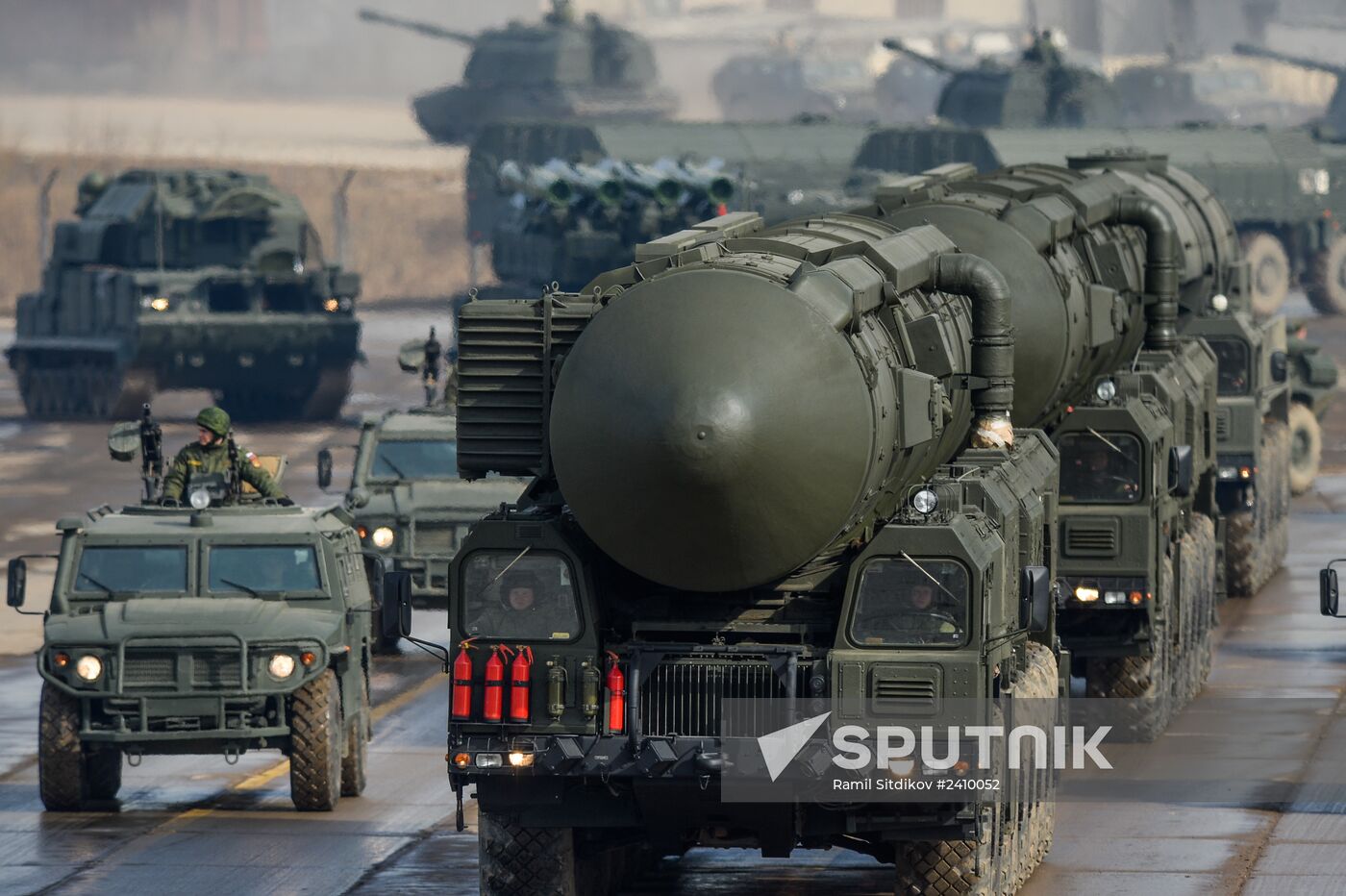 Joint rehearsal of marching and mechanized columns for the Victory Day parade