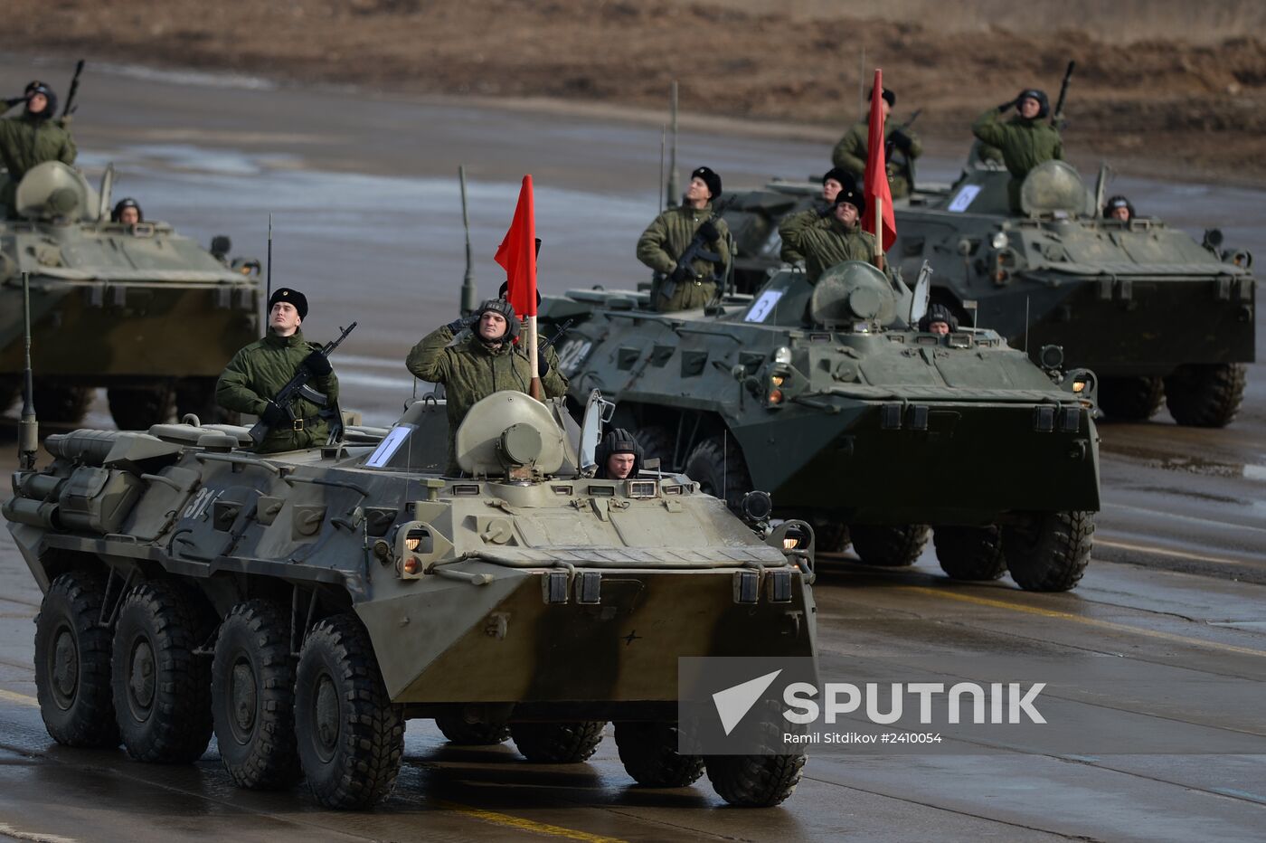 Joint rehearsal of marching and mechanized columns for the Victory Day parade