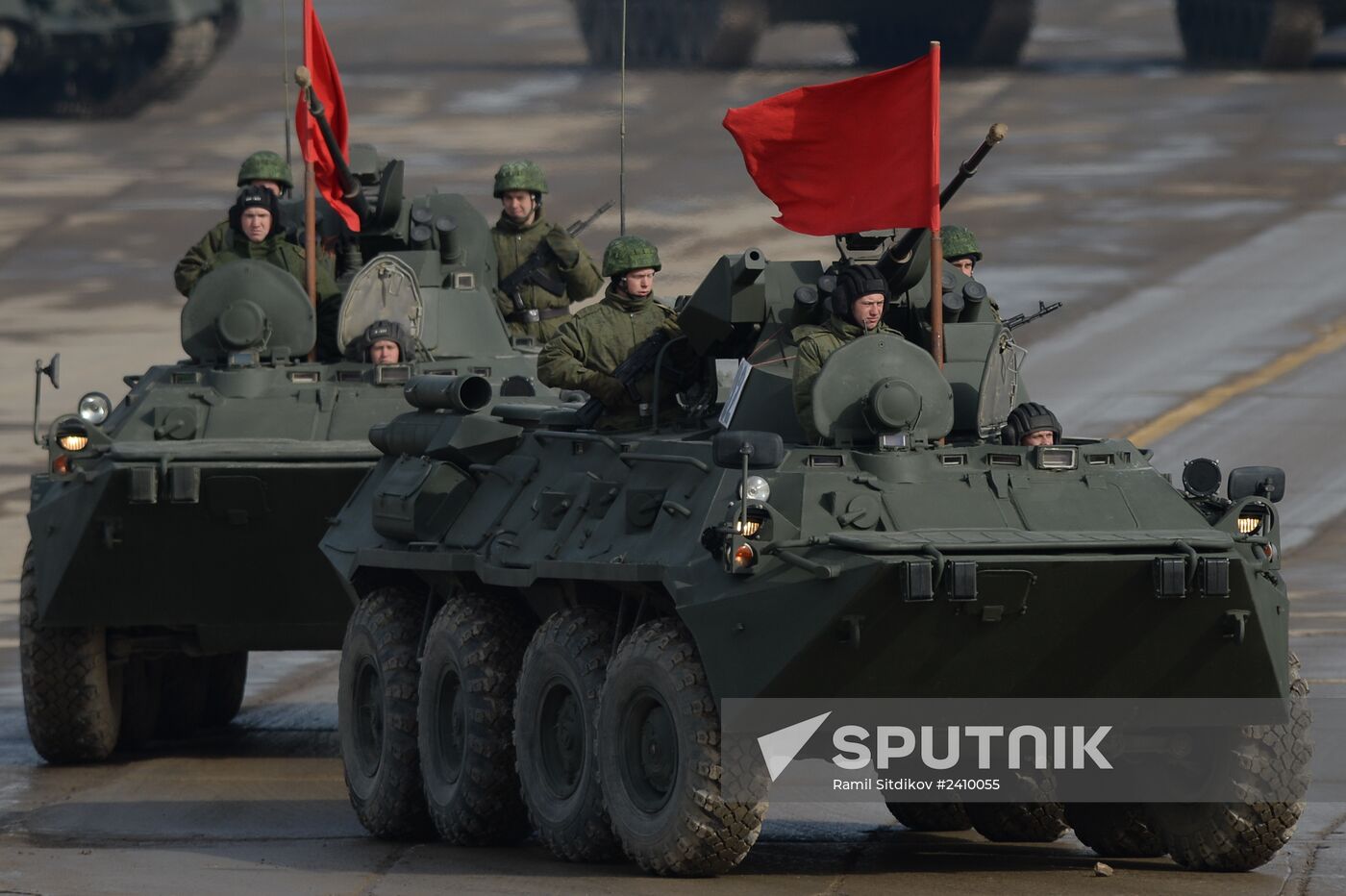 Joint rehearsal of marching and mechanized columns for the Victory Day parade