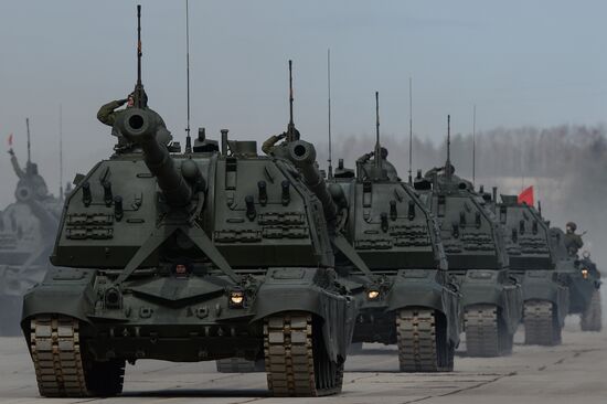 Joint rehearsal of marching and mechanized columns for the Victory Day parade