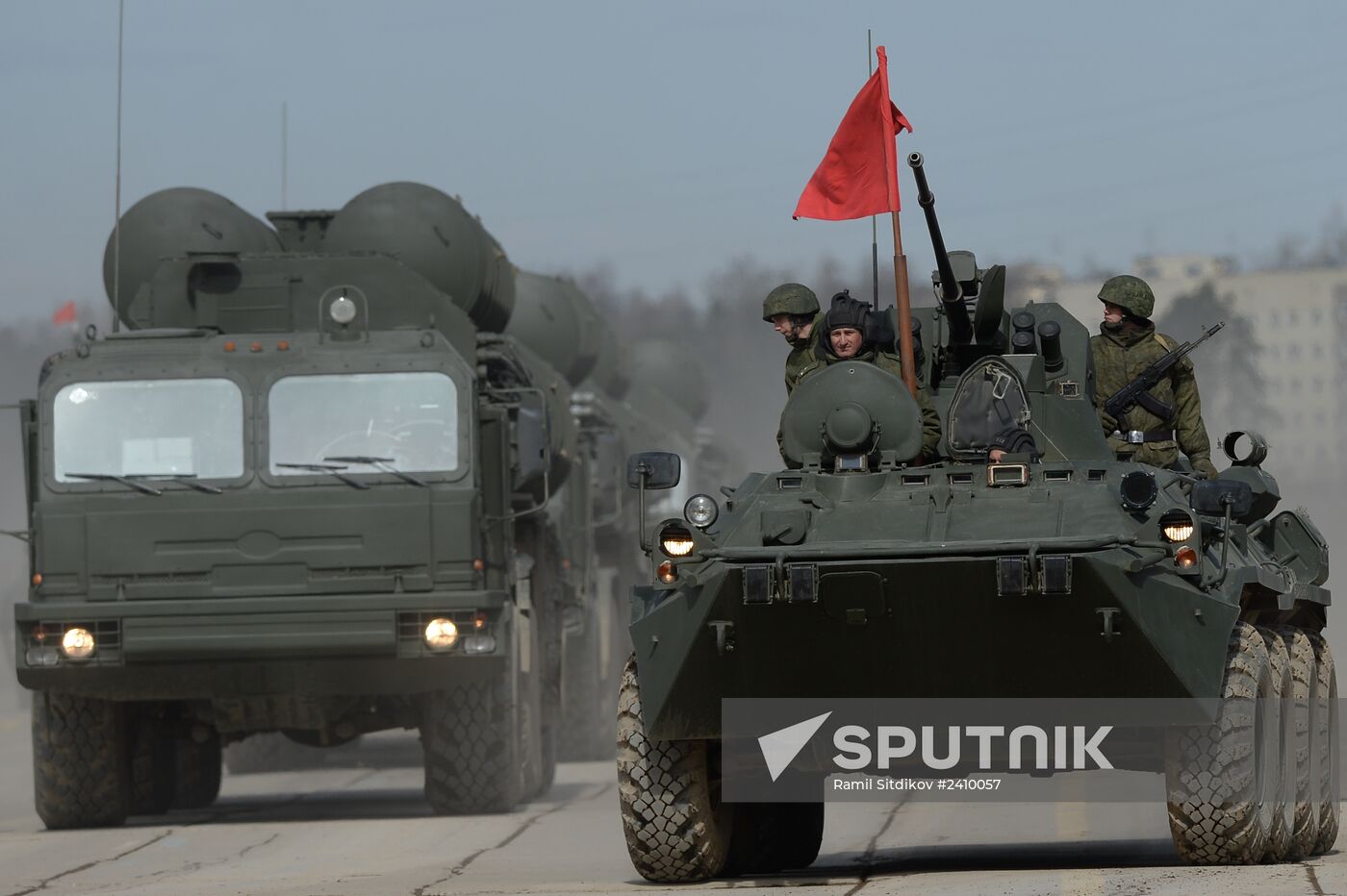 Joint rehearsal of marching and mechanized columns for the Victory Day parade