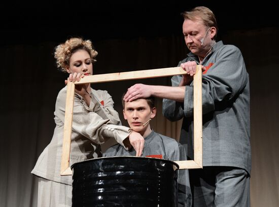 Dress rehearsal of play Tagansky Front