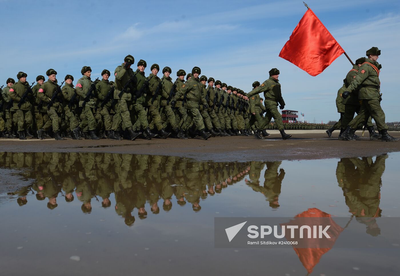 Joint rehearsal of marching and mechanized columns for the Victory Day parade