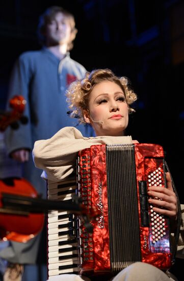 Dress rehearsal of play Tagansky Front