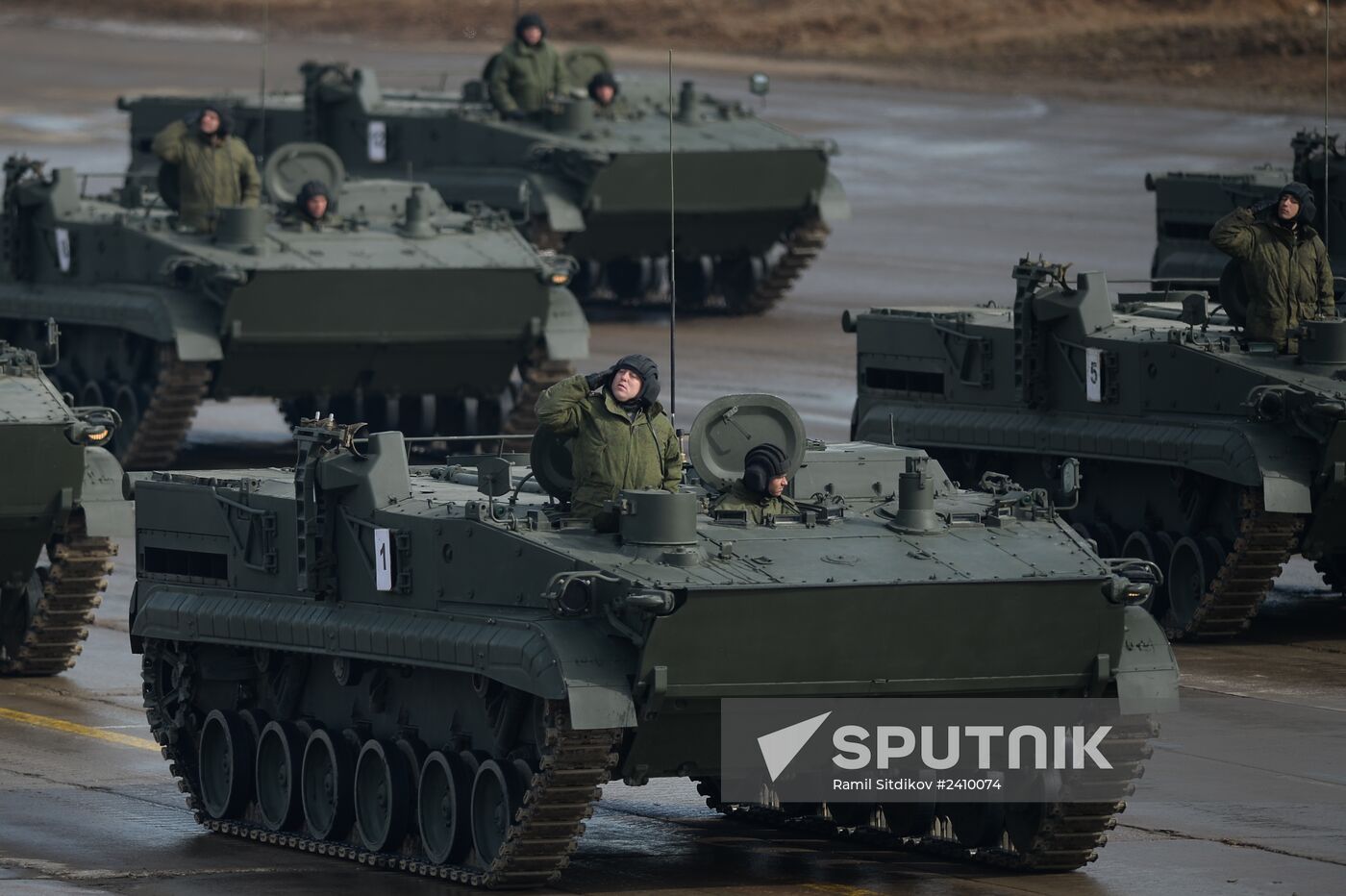 Joint rehearsal of marching and mechanized columns for the Victory Day parade