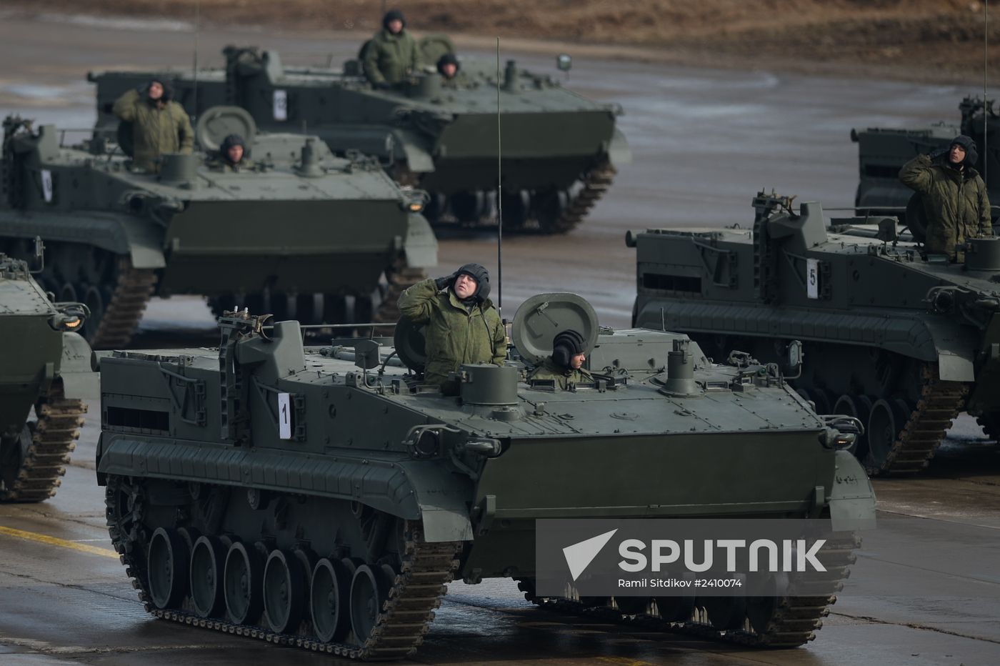 Joint rehearsal of marching and mechanized columns for the Victory Day parade