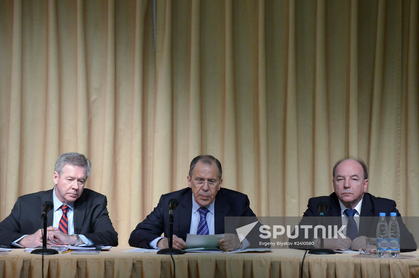 Sergei Lavrov meets with NGOs dealing with international issues