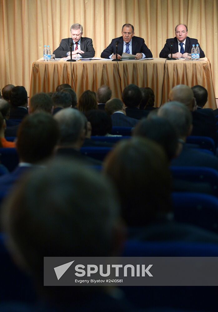 Sergei Lavrov meets with NGOs dealing with international issues