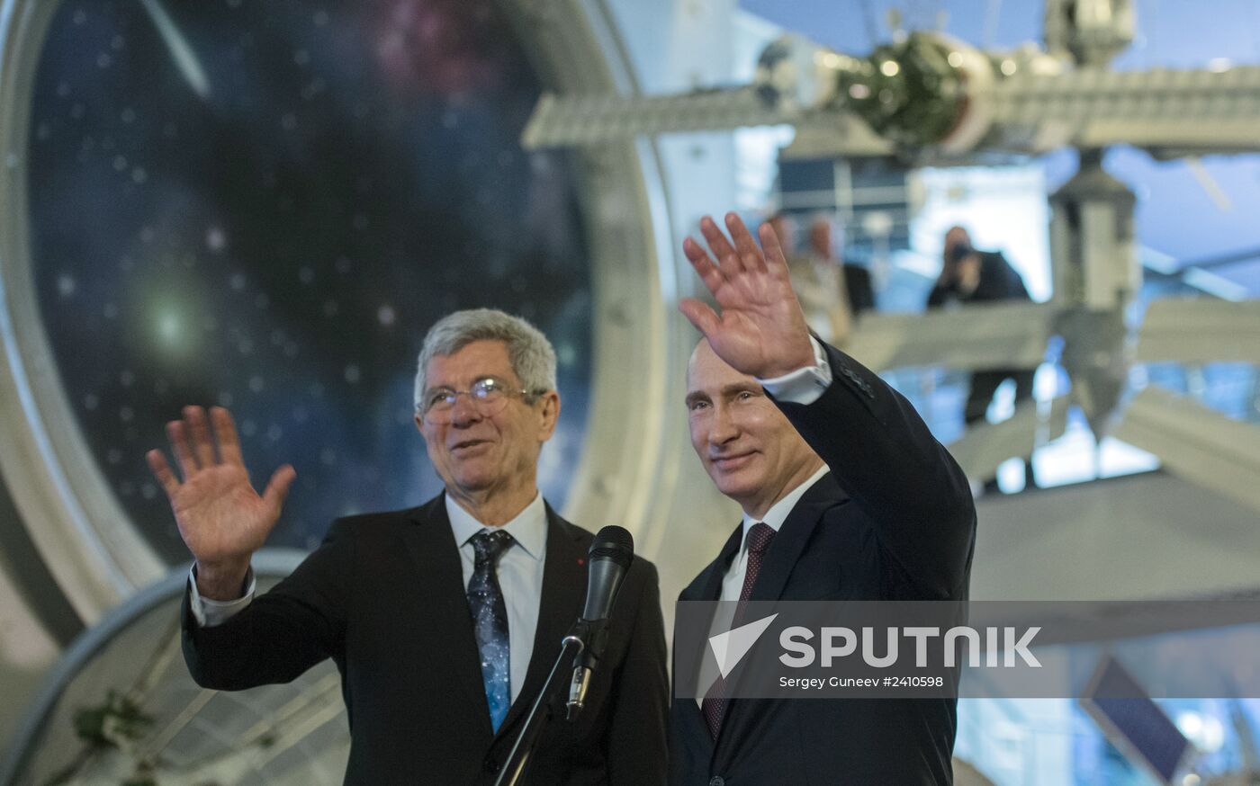 Vladimir Putin visits Memorial Museum of Cosmonautics