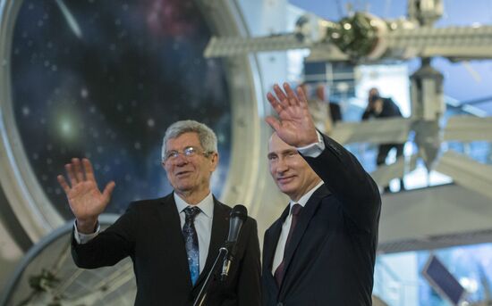 Vladimir Putin visits Memorial Museum of Cosmonautics