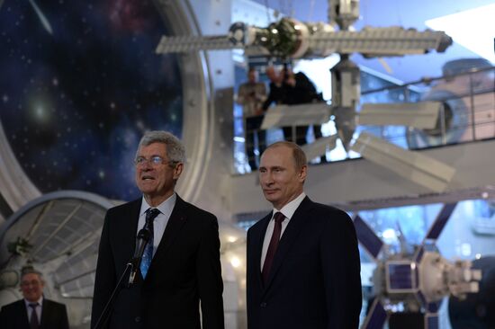 Vladimir Putin visits Memorial Museum of Cosmonautics