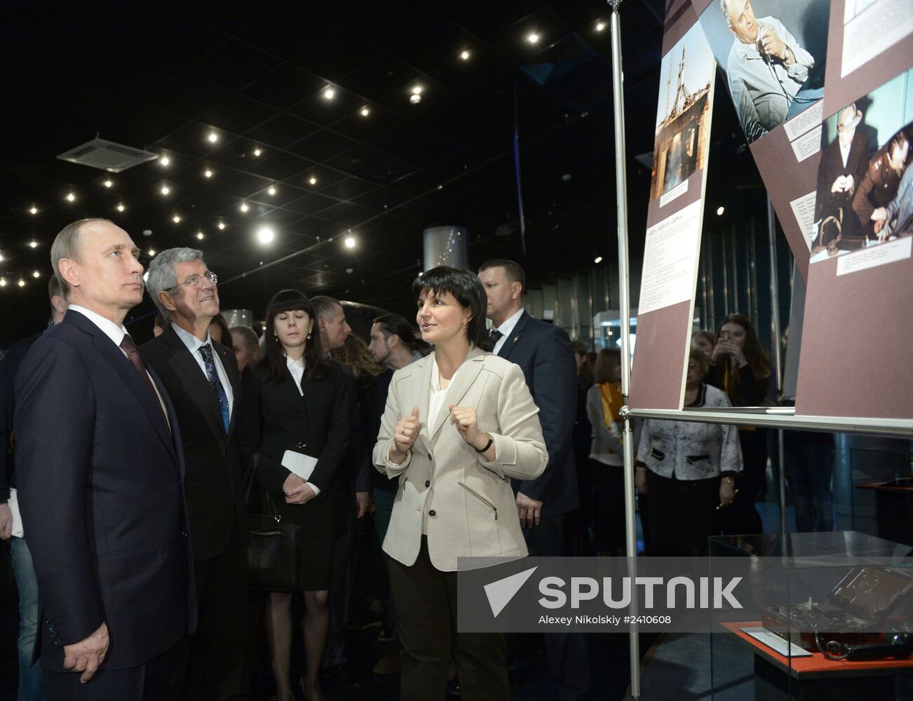 Vladimir Putin visits Memorial Museum of Cosmonautics