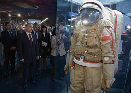 Vladimir Putin visits Memorial Museum of Cosmonautics