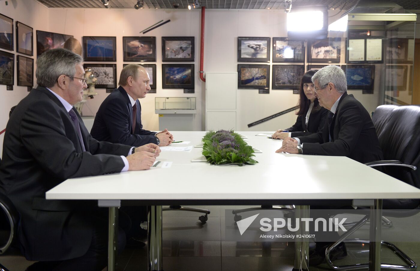 Vladimir Putin visits Memorial Museum of Cosmonautics