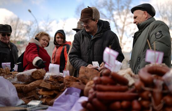 Easter food fair in Novosibirsk