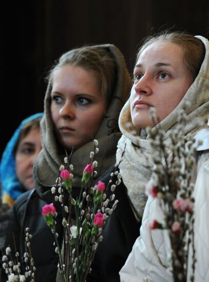 Patriarchal service on eve of Jesus' entry into Jerusalem