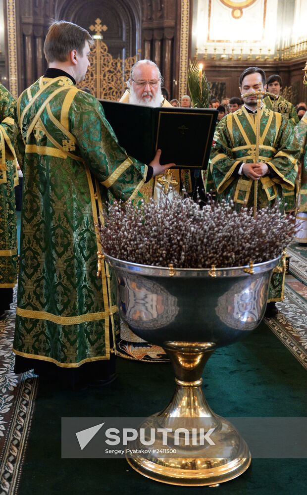 Patriarchal service on eve of Jesus' entry into Jerusalem