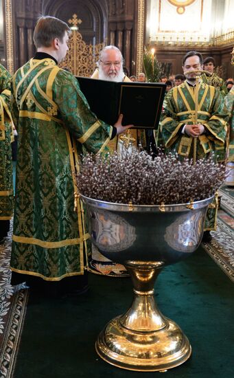 Patriarchal service on eve of Jesus' entry into Jerusalem