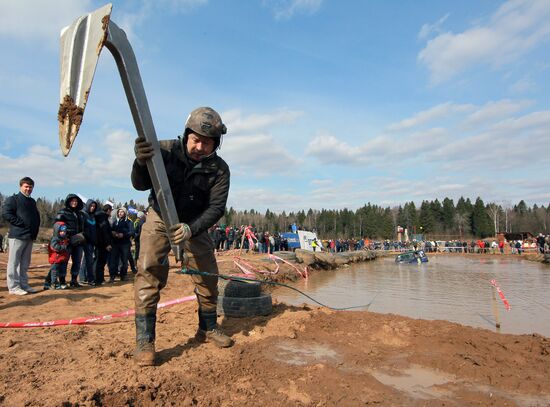 Motorsport: RainForest Challenge Russia 2014