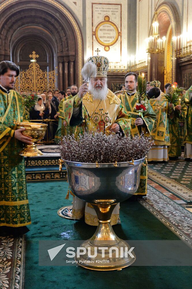 Patriarchal service on eve of Jesus' entry into Jerusalem
