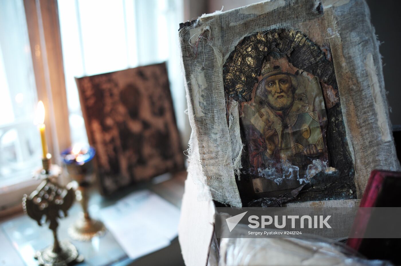 Patriarch Kirill reads prayer for the preparation of Chrism in Donskoi Monastery
