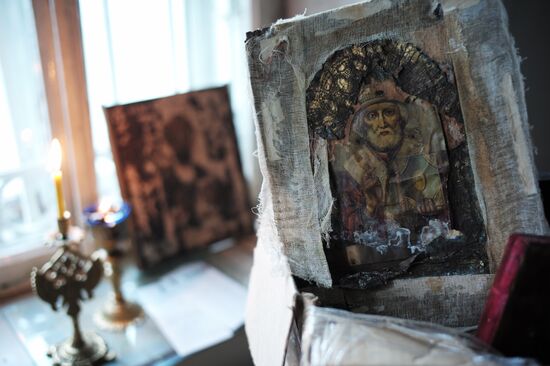 Patriarch Kirill reads prayer for the preparation of Chrism in Donskoi Monastery